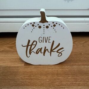 🔴 Give Thanks Wooden Pumpkin